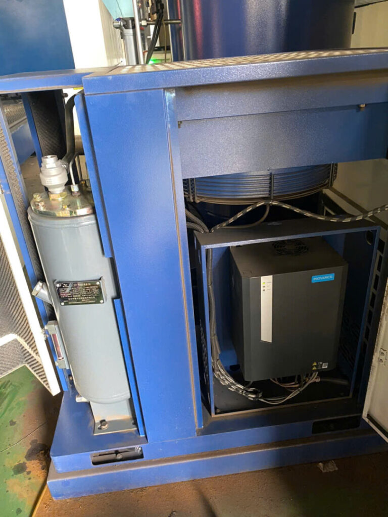 Ứng Dụng Biến Tần Trong Máy Nén Khí Trục Vít 1 Máy nén khí trục vít sử dụng biến tần