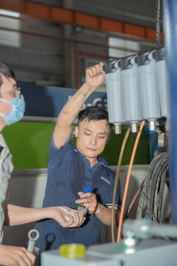 5 Lỗi Thường Gặp Ở Máy Nén Khí Trục Vít Và Cách Khắc Phục 4 Bảo dưỡng máy nén khí