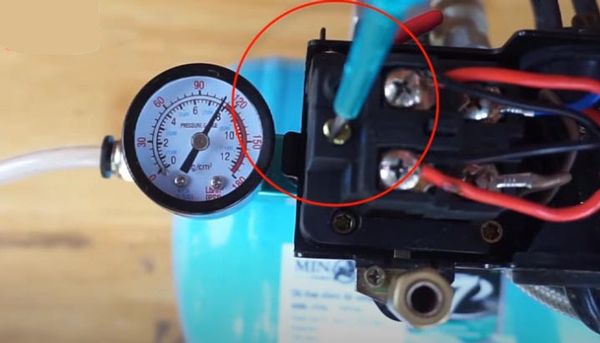 Dấu hiệu rơ le máy nén khí bị lệch áp suất
