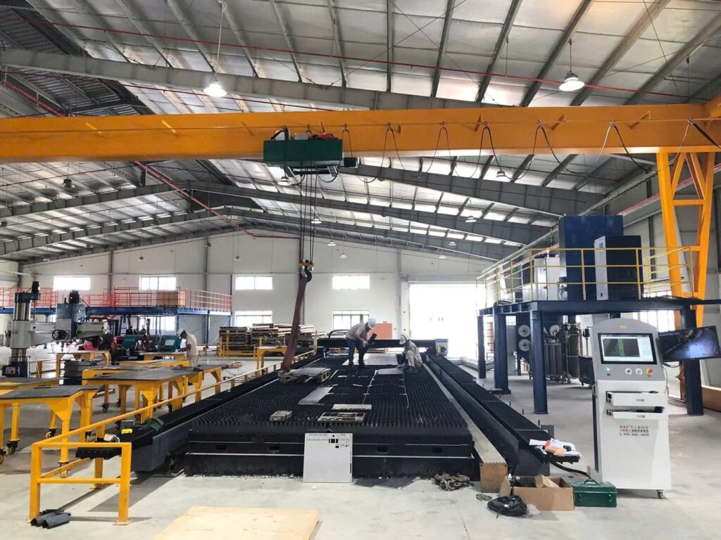 máy cắt laser khổ lớn
